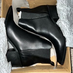 New Steve Madden womens Audience Genuine Leather Chelsea Boot
